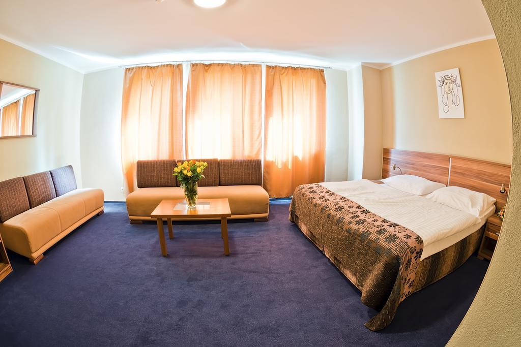 מרטין Hotel Victoria מראה חיצוני תמונה